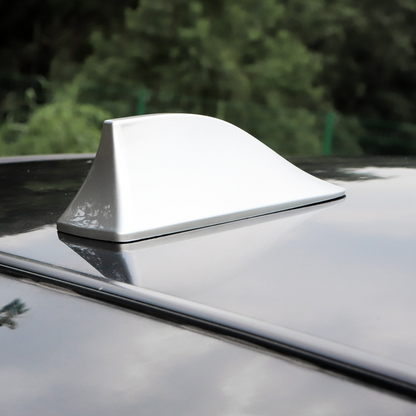 Antenna per auto a forma di pinna di squalo